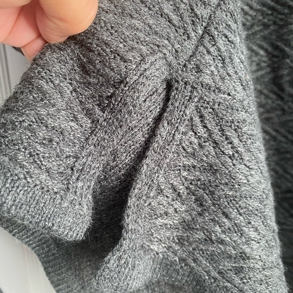 NWT Avenue Long Sleeve Sweater- 14-16 - Picture 5 of 7